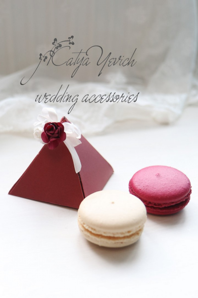 Wedding bomboniere macarons B-11